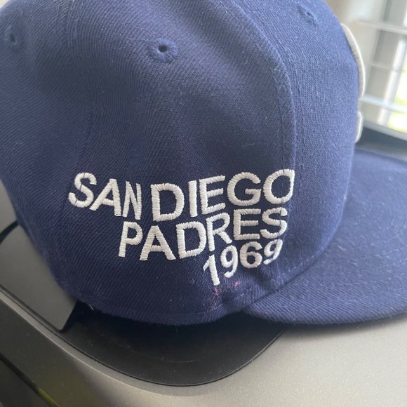 San Diego Padres 1969 New Era Fitted 6 7/8th Baseball Cap Cooperstown Edition - Picture 4 of 7